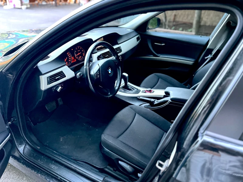 BMW 320 2.0i-Фейс Лифт* Автомат* , снимка 7 - Автомобили и джипове - 51885131