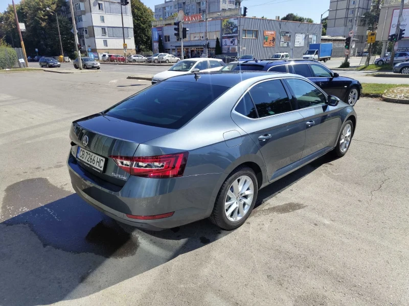 Skoda Superb, снимка 3 - Автомобили и джипове - 47386238