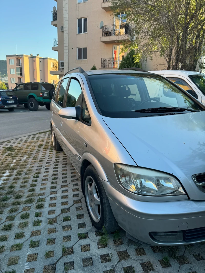 Opel Zafira 2, 2 Дизел , Facelift, 7 места, снимка 13 - Автомобили и джипове - 47920468