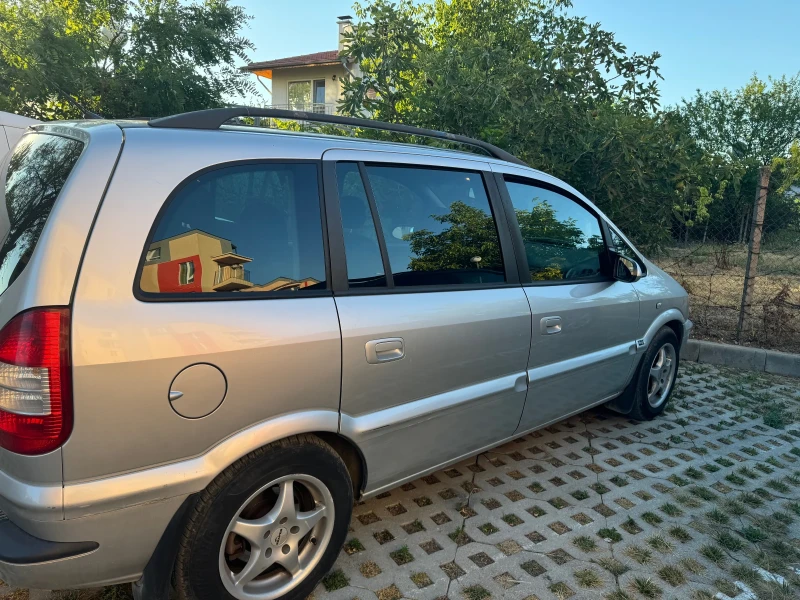 Opel Zafira 2, 2 Дизел , Facelift, 7 места, снимка 14 - Автомобили и джипове - 47920468