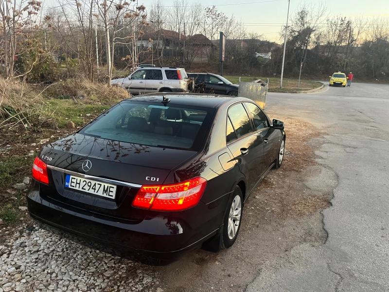 Mercedes-Benz E 250 BlueEFFICIENCY, снимка 7 - Автомобили и джипове - 48118267