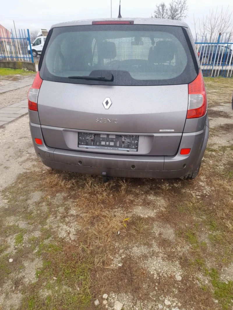 Renault Scenic 1.6i, снимка 11 - Автомобили и джипове - 48189123