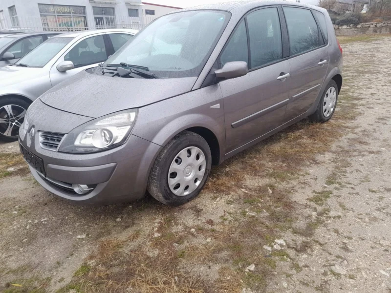 Renault Scenic 1.6i, снимка 8 - Автомобили и джипове - 48189123