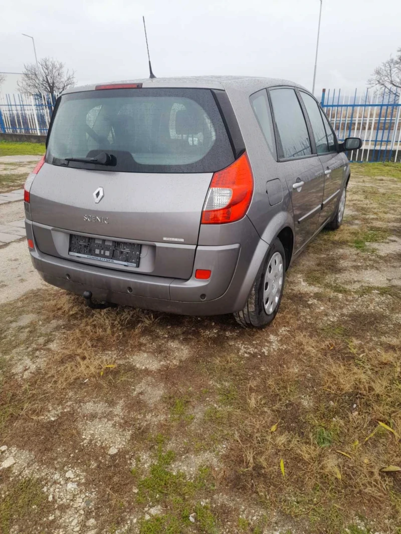 Renault Scenic 1.6i, снимка 10 - Автомобили и джипове - 48189123