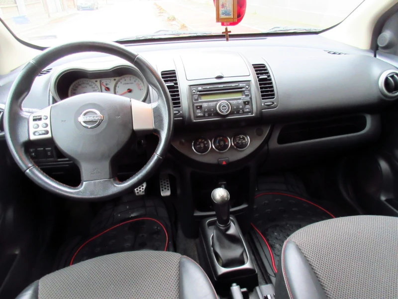 Nissan Note 1.6i, снимка 11 - Автомобили и джипове - 48211627