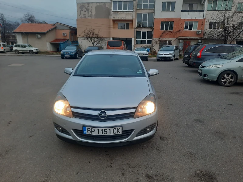 Opel Astra 1.9 GTC 6- Скорости, снимка 10 - Автомобили и джипове - 48228241