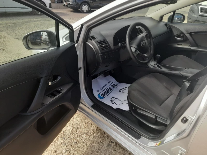 Toyota Avensis 1.8, снимка 11 - Автомобили и джипове - 50470338