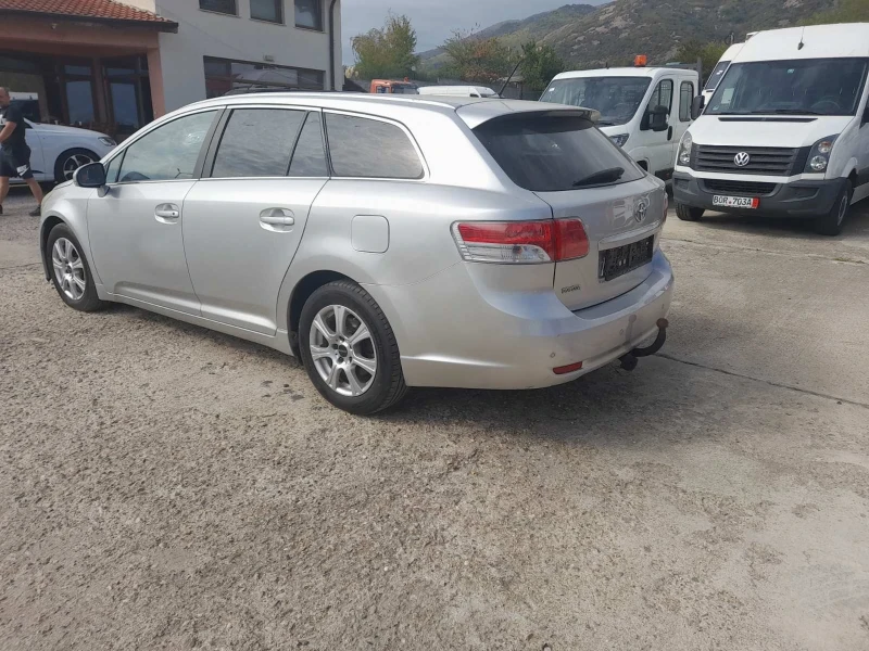 Toyota Avensis 1.8, снимка 8 - Автомобили и джипове - 50470338