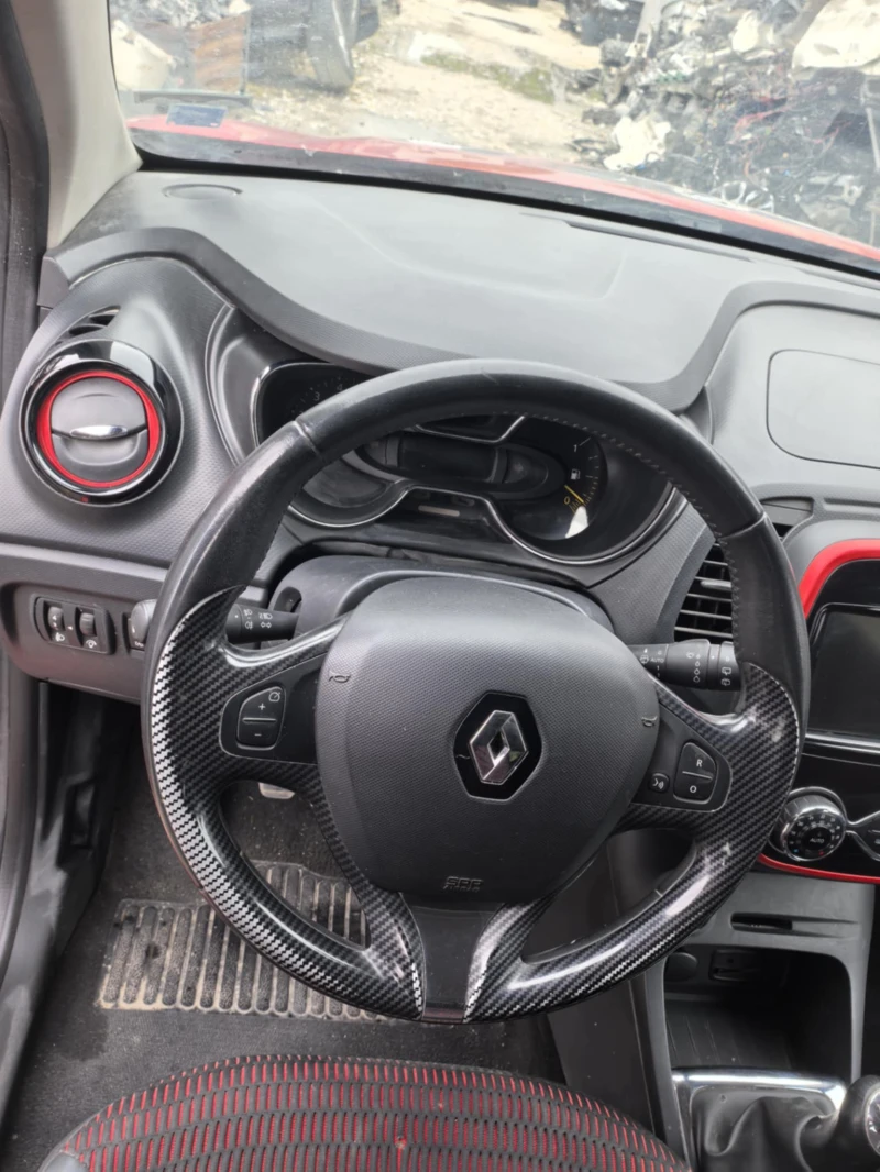 Renault Captur 1.5dci, снимка 14 - Автомобили и джипове - 51943344