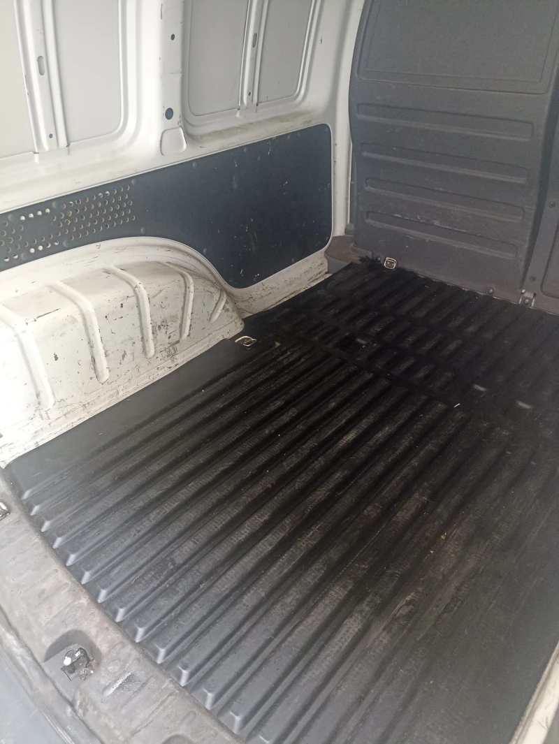 VW Caddy 1, 6 TDI, снимка 13 - Автомобили и джипове - 52595179