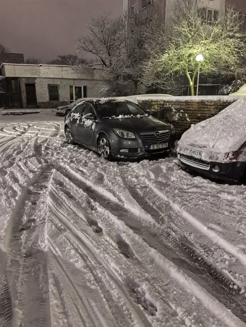 Opel Insignia 2.8T 4x4, снимка 16 - Автомобили и джипове - 52966527