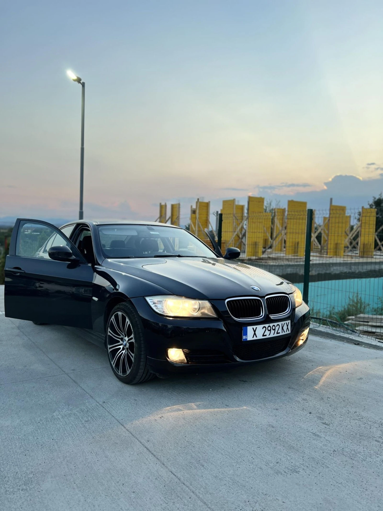 BMW 320 2.0i-Фейс Лифт* Автомат*  - изображение 2