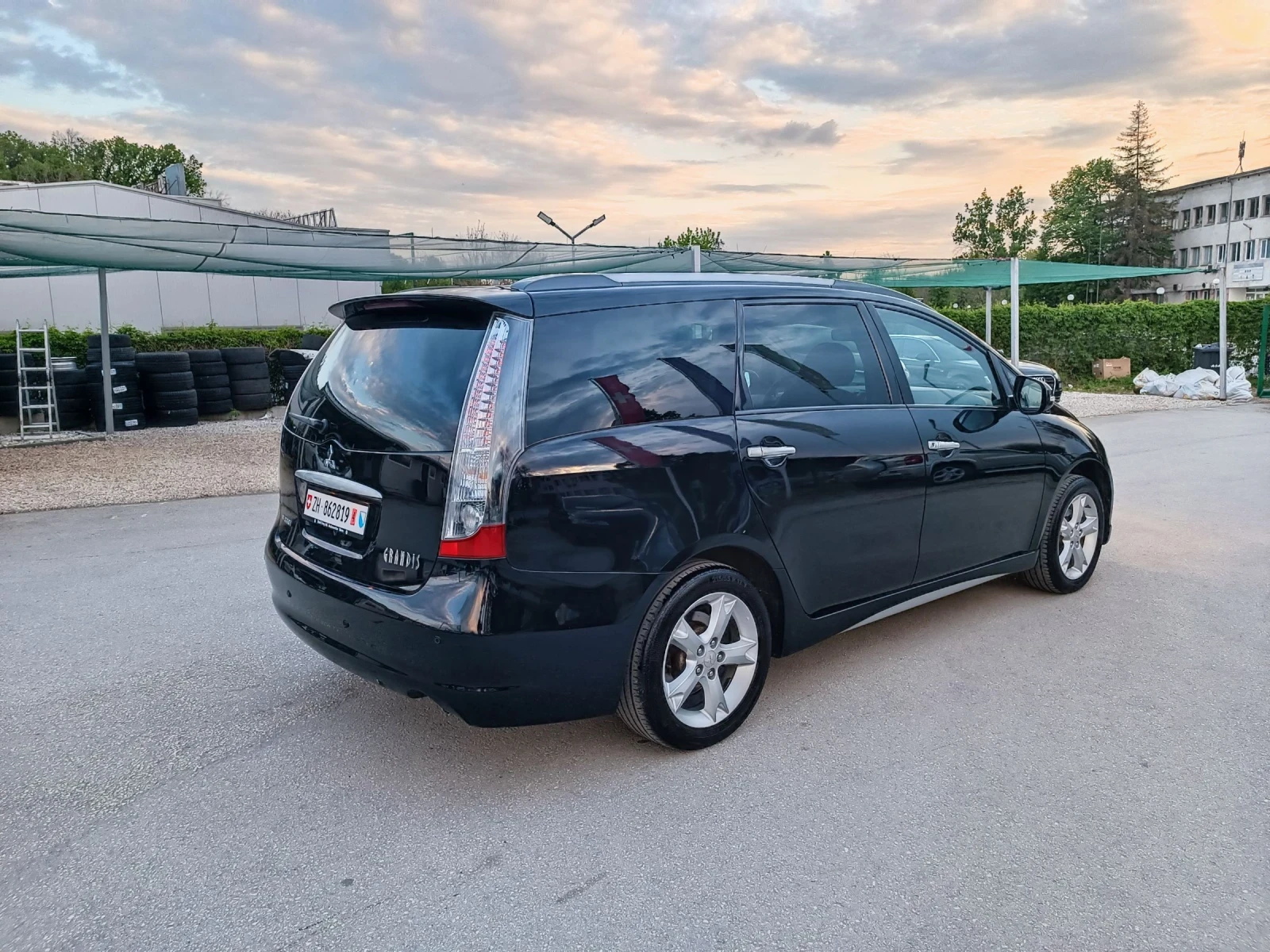 Mitsubishi Grandis 2.4i-165кс-ШВЕЙЦАРИЯ-РЪЧКА-7м - изображение 3