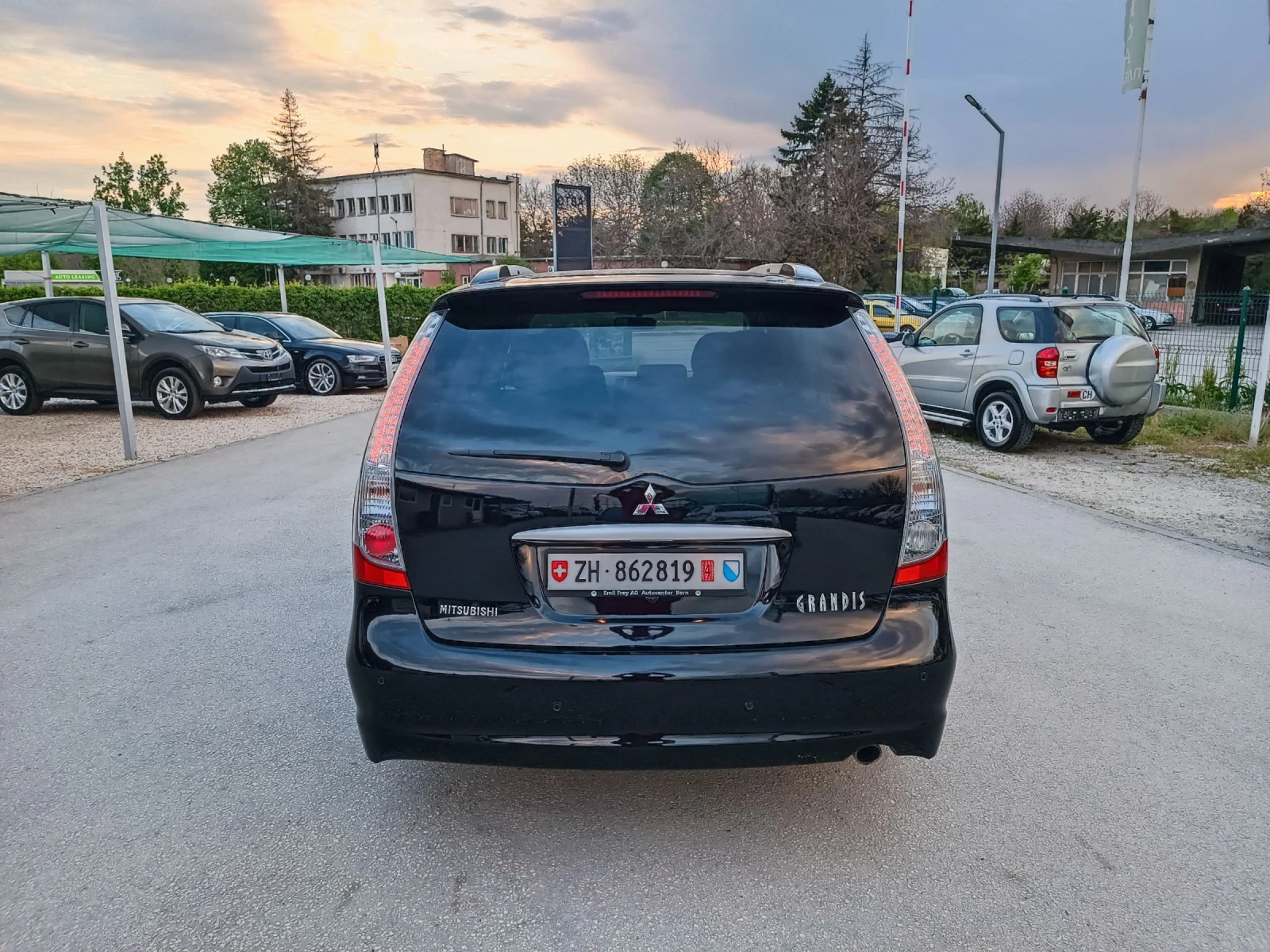 Mitsubishi Grandis 2.4i-165кс-ШВЕЙЦАРИЯ-РЪЧКА-7м - изображение 4