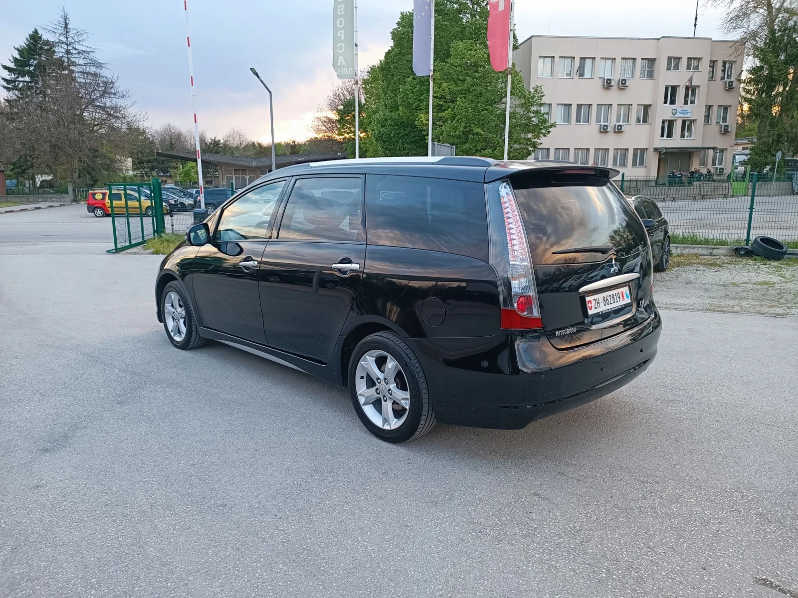 Mitsubishi Grandis 2.4i-165кс-ШВЕЙЦАРИЯ-РЪЧКА-7м - изображение 6
