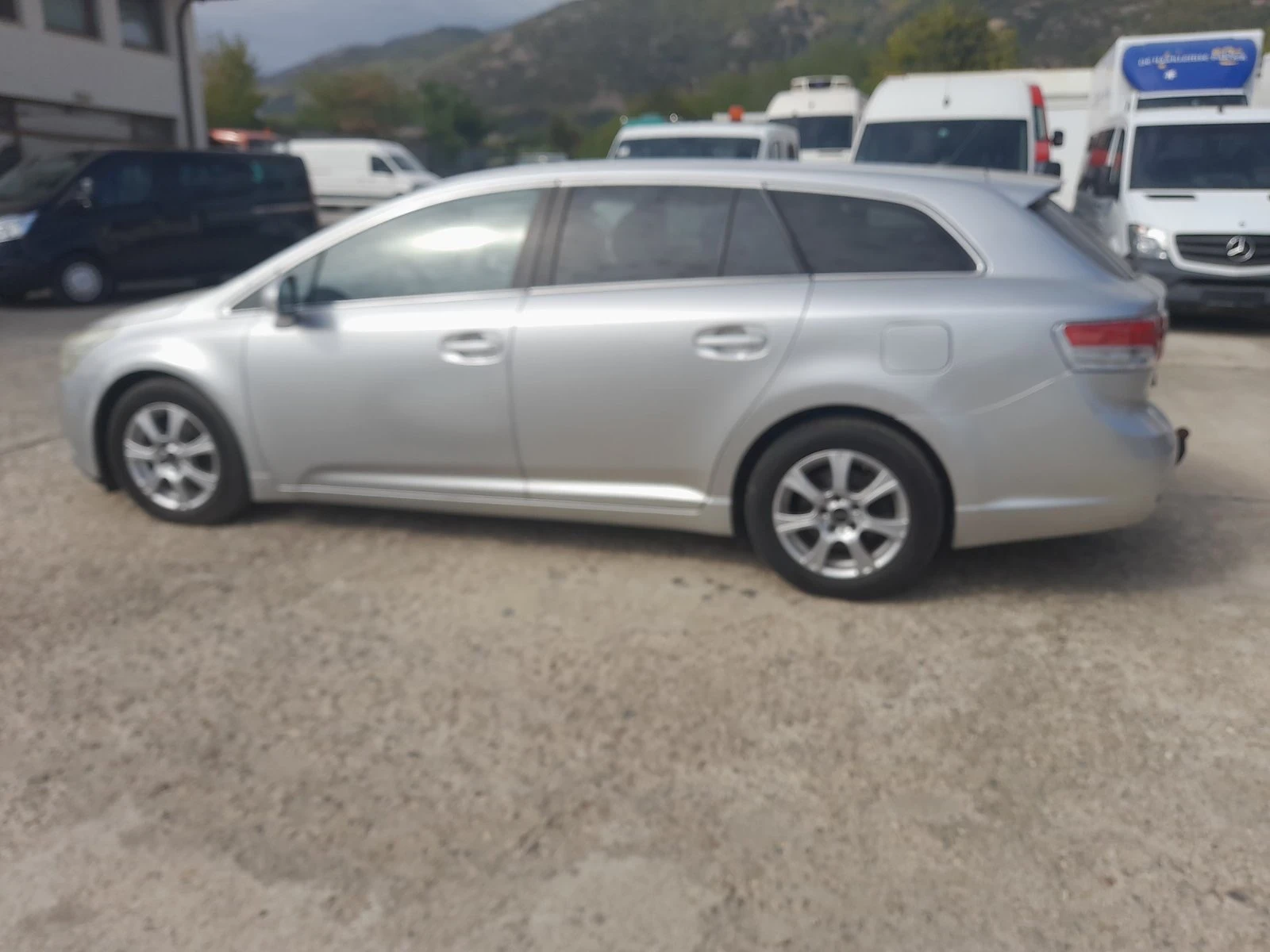 Toyota Avensis 1.8 - изображение 7