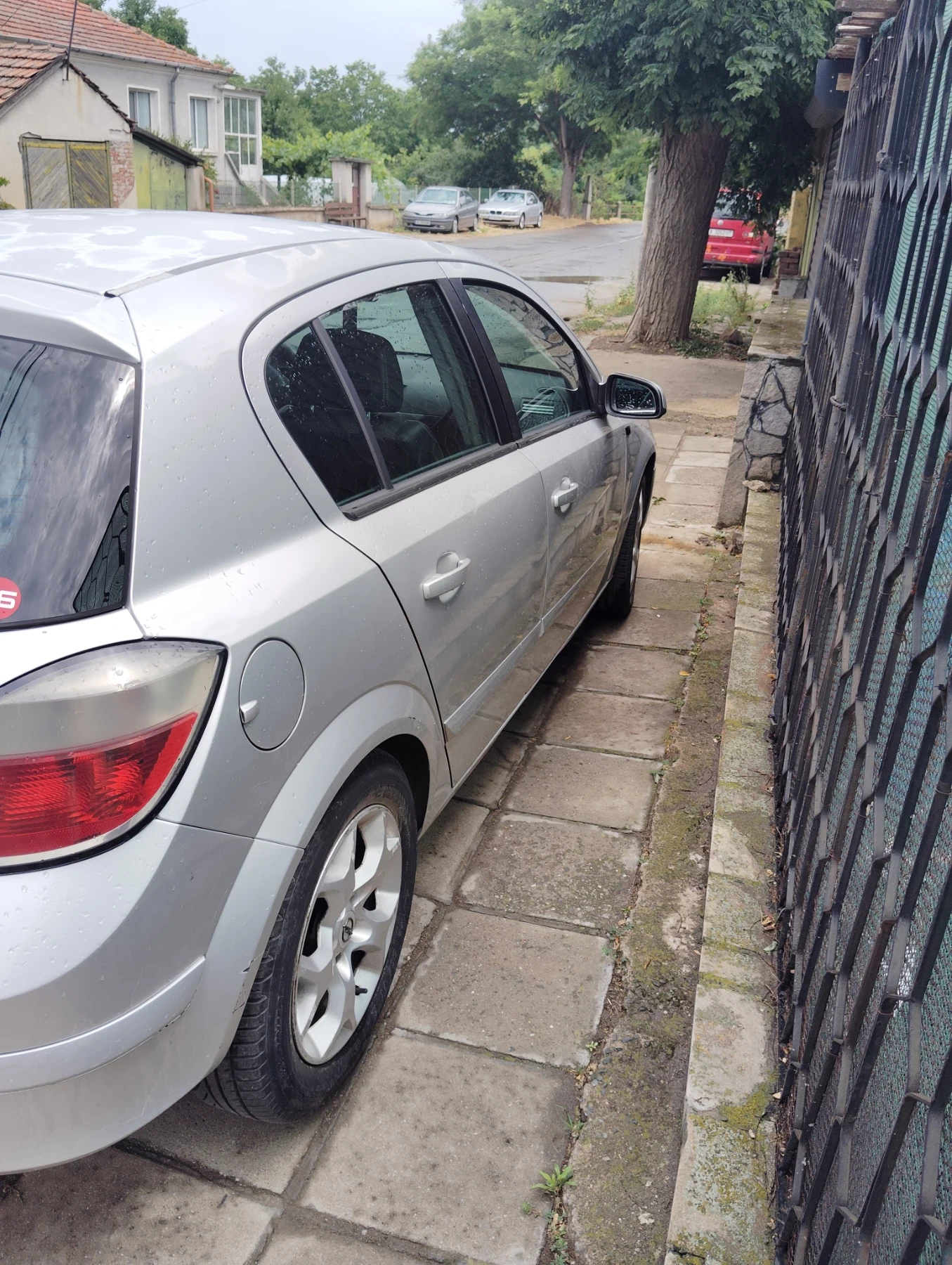 Opel Astra 1.6/105к.с. - изображение 2