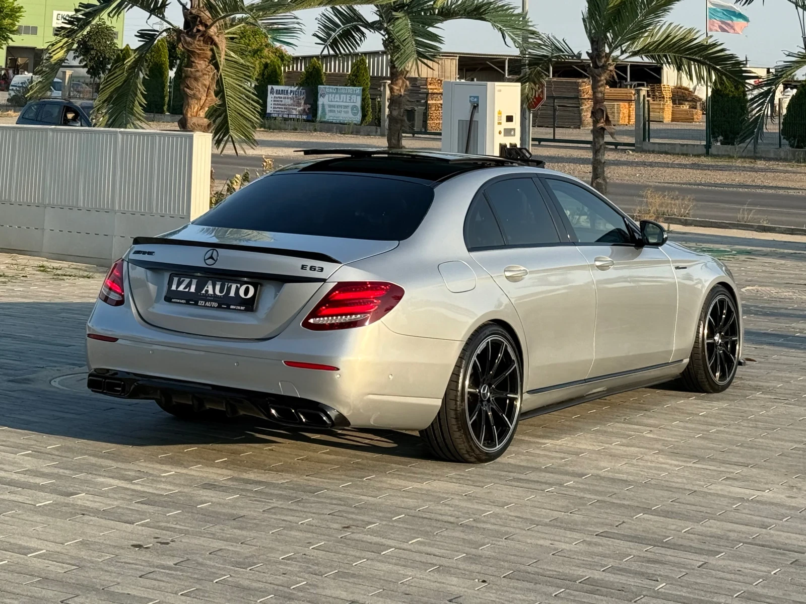 Mercedes-Benz E 220 D PANORAMA/63 AMG PACK/BURMESTER/LIZING - изображение 6