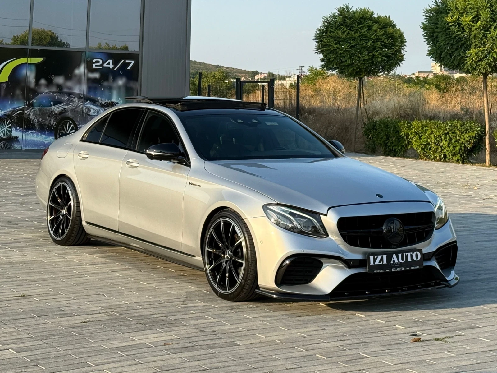 Mercedes-Benz E 220 D PANORAMA/63 AMG PACK/BURMESTER/LIZING - изображение 2