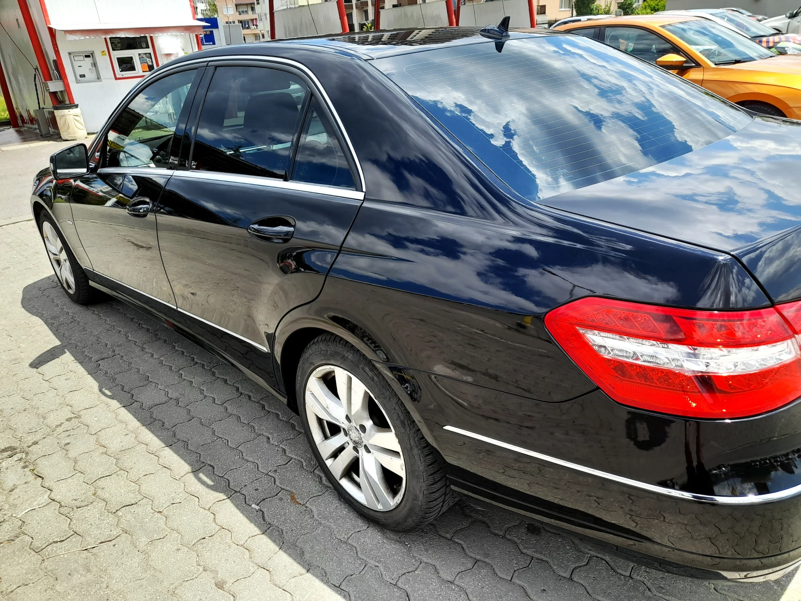 Mercedes-Benz E 200, снимка 4 - Автомобили и джипове - 54125814