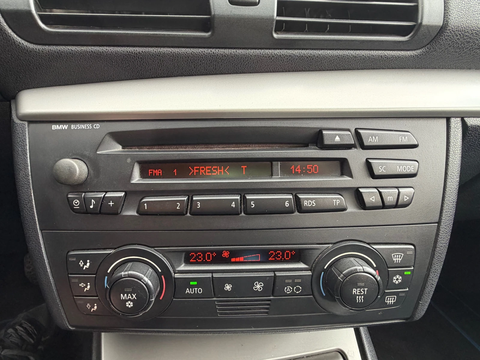 BMW 120 ТОП, 163КС, ПЕРФЕКТНА, снимка 15 - Автомобили и джипове - 54305027