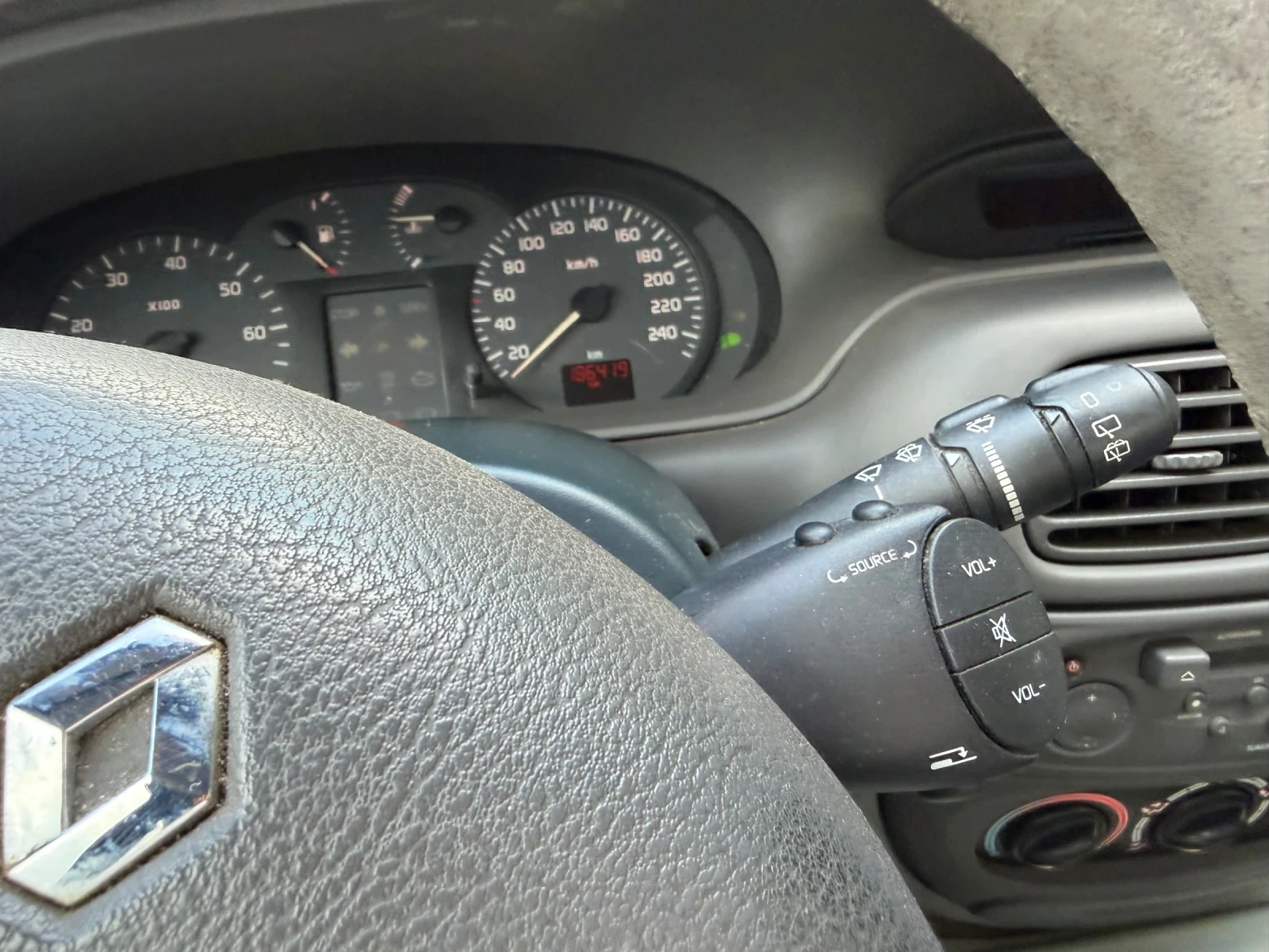 Renault Scenic, снимка 15 - Автомобили и джипове - 54682536