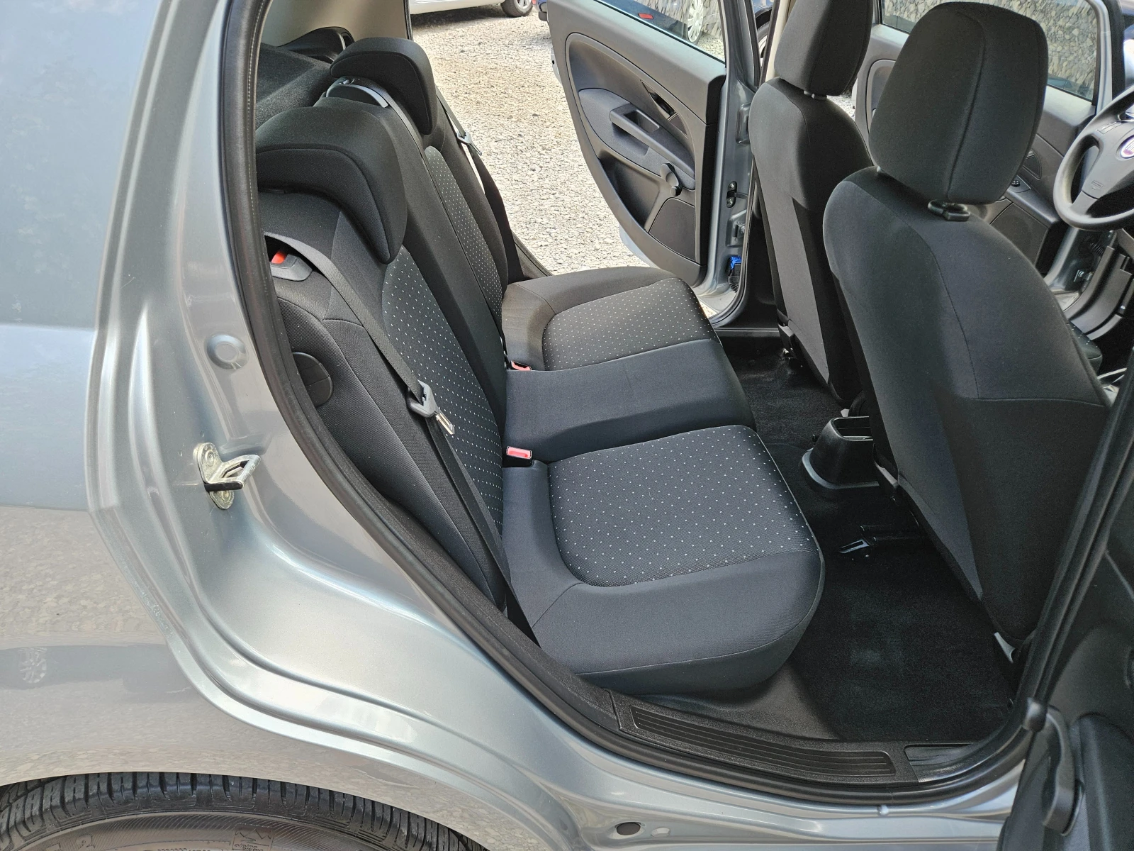 Fiat Punto 1.4 бензин 75кс, снимка 11 - Автомобили и джипове - 54855512