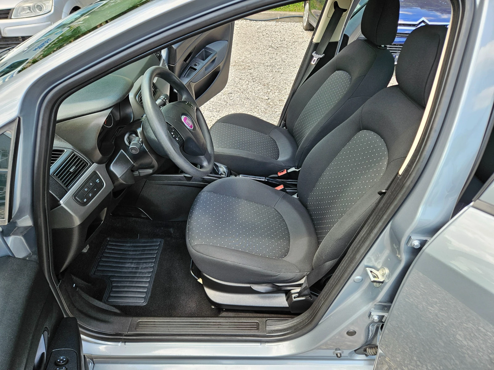Fiat Punto 1.4 бензин 75кс, снимка 9 - Автомобили и джипове - 54855512