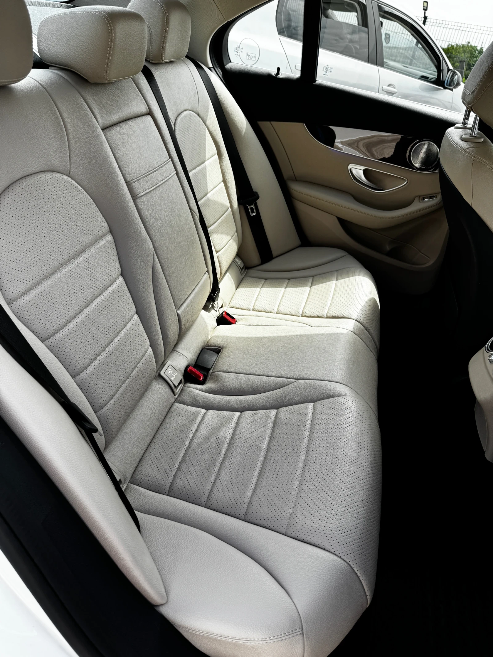 Mercedes-Benz C 300 W205 FACELIFT, снимка 10 - Автомобили и джипове - 55107215