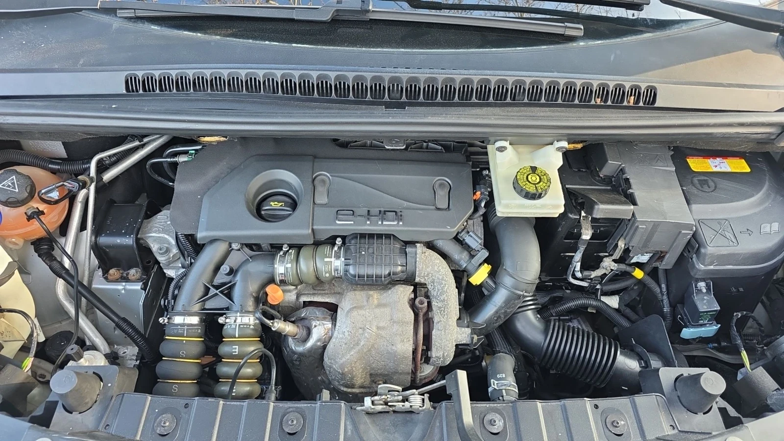 Peugeot 3008 1.6HDI 115k.c., снимка 14 - Автомобили и джипове - 55156592