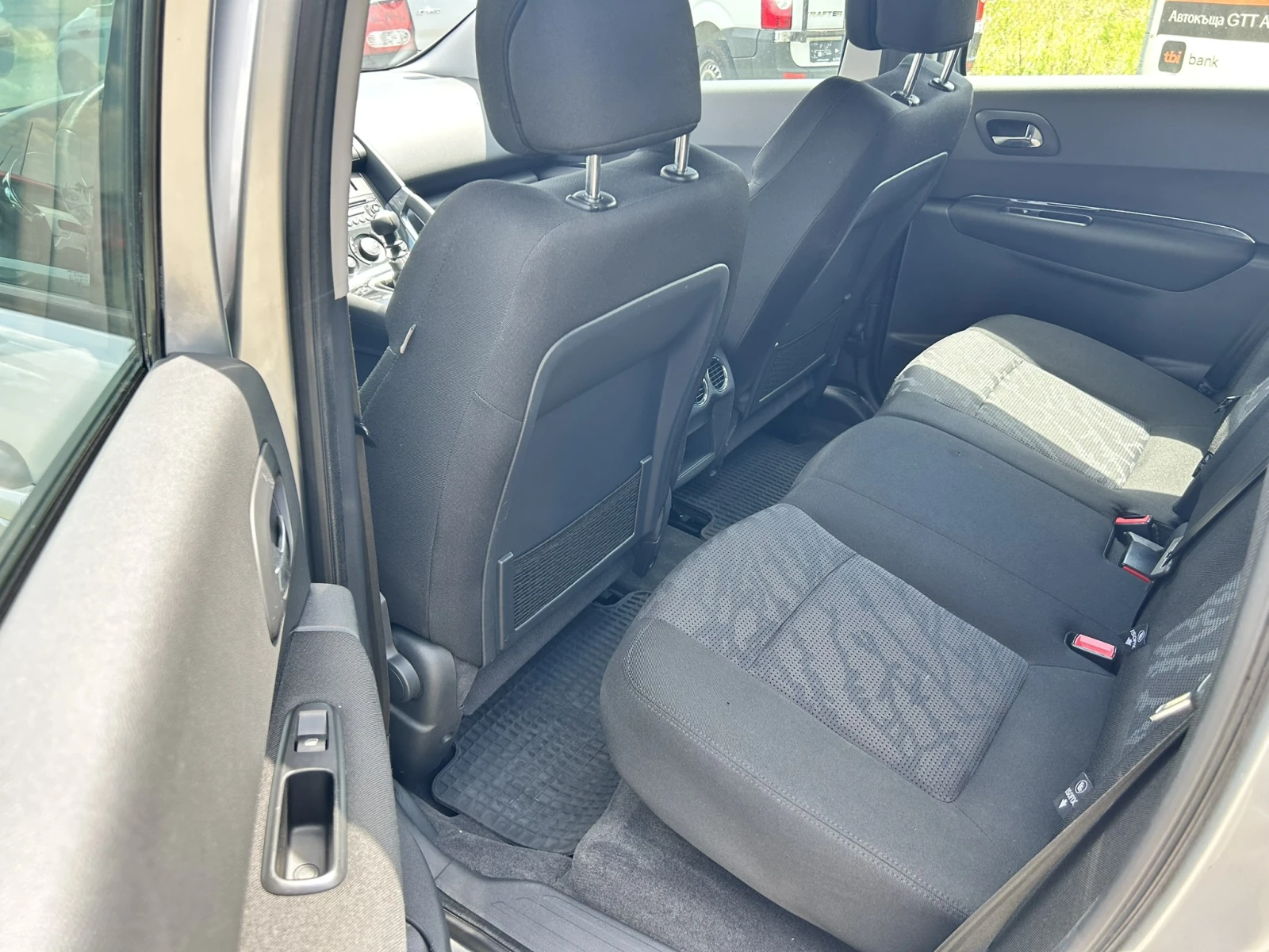 Peugeot 3008 1.6HDI, снимка 10 - Автомобили и джипове - 55431640