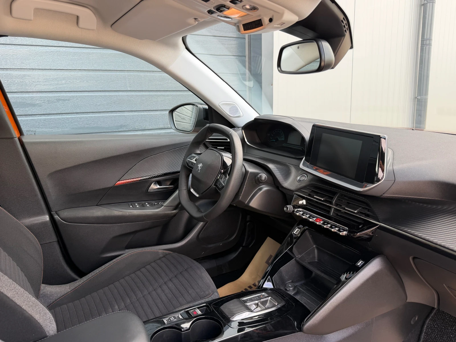 Peugeot 2008 EV 50kWh 2022 , снимка 10 - Автомобили и джипове - 55650515