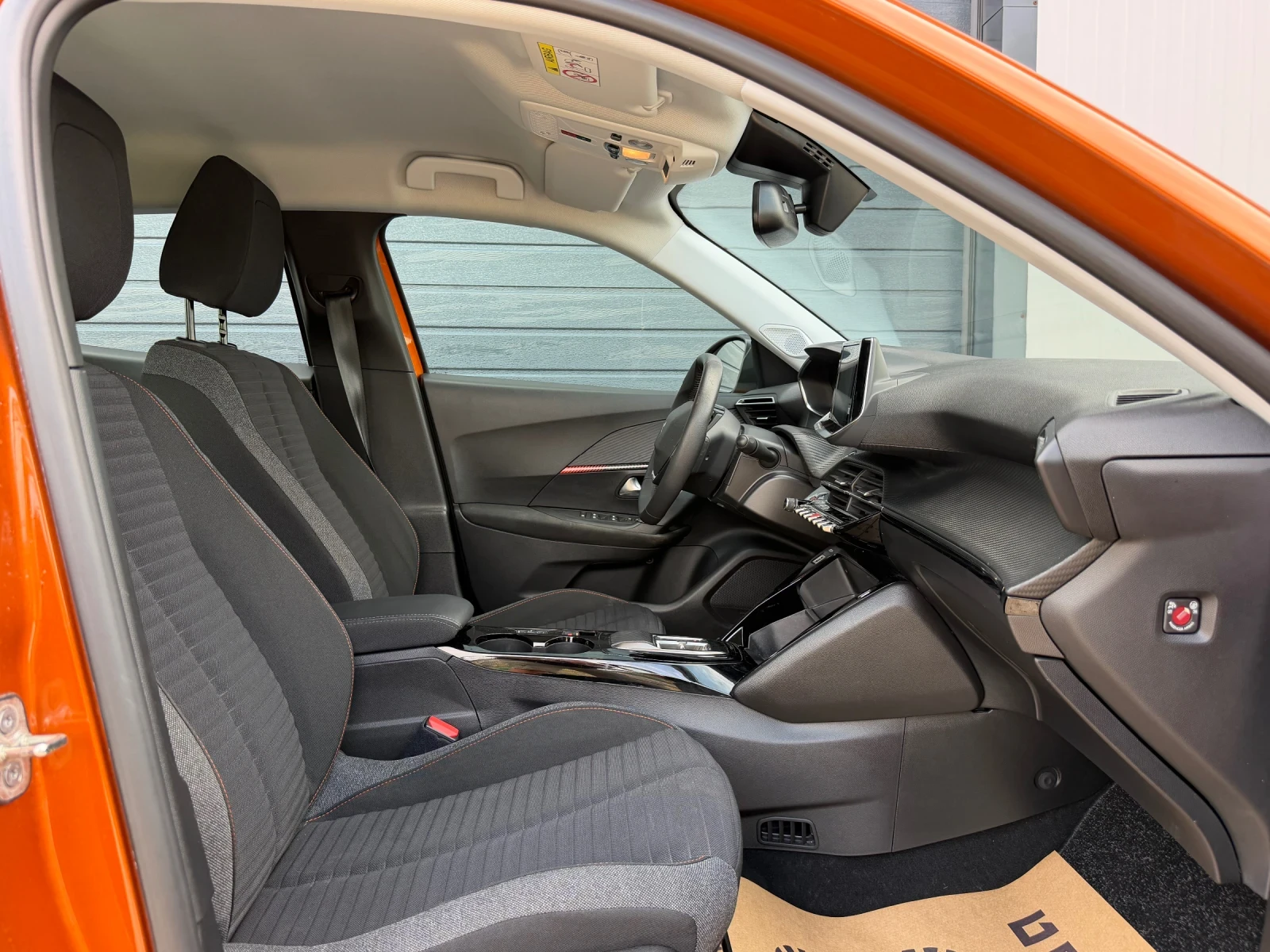 Peugeot 2008 EV 50kWh 2022 , снимка 9 - Автомобили и джипове - 55650515