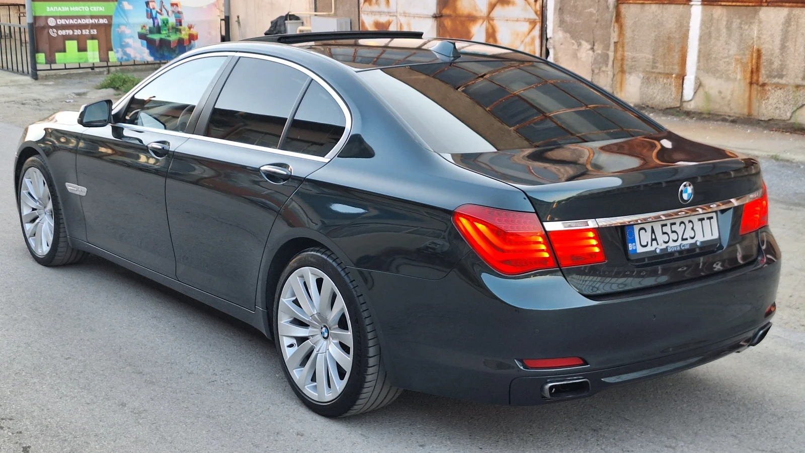 BMW 750 Xdrive , снимка 3 - Автомобили и джипове - 56588423