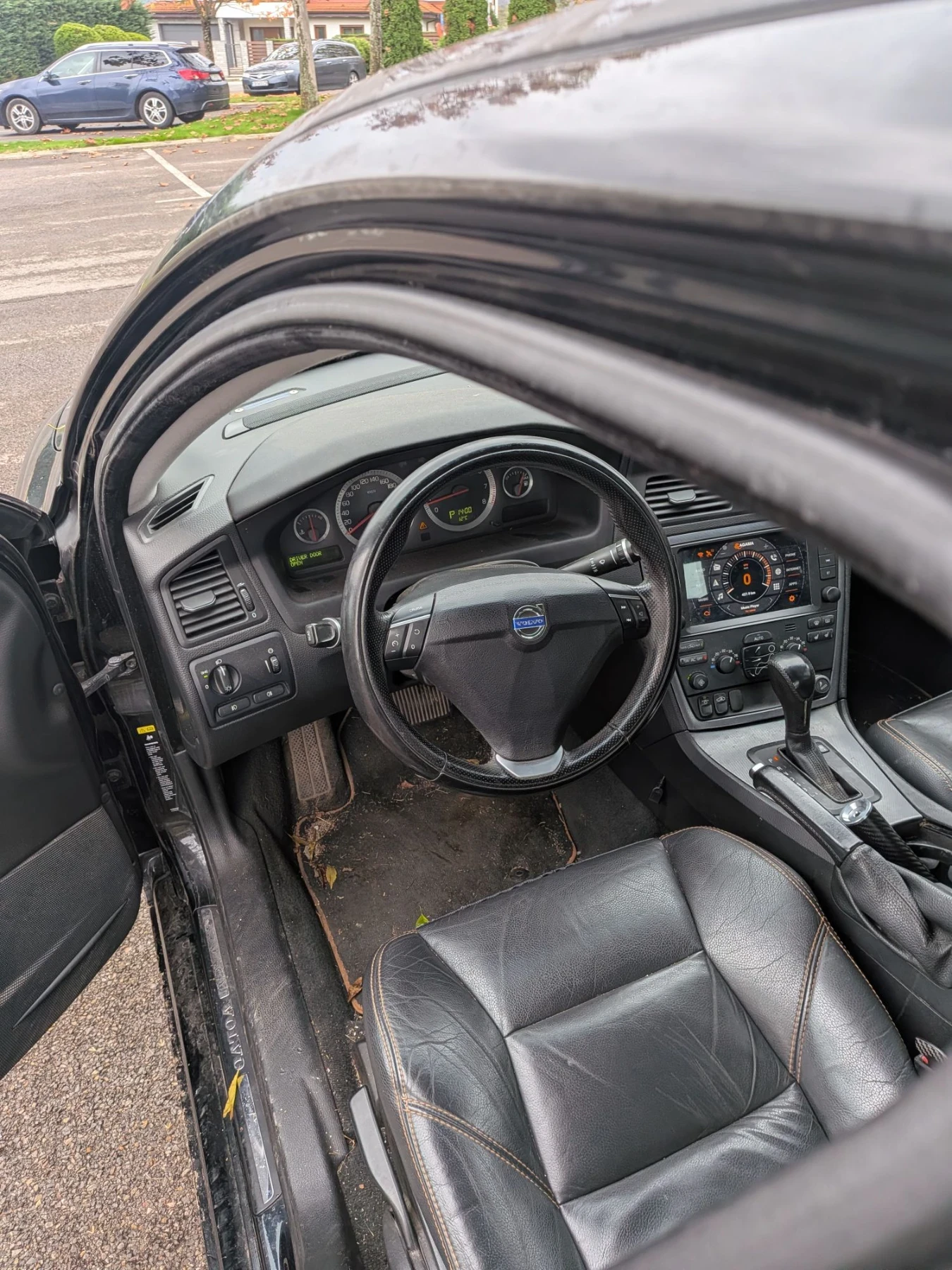 Volvo S60 2, 4i , снимка 11 - Автомобили и джипове - 56747707