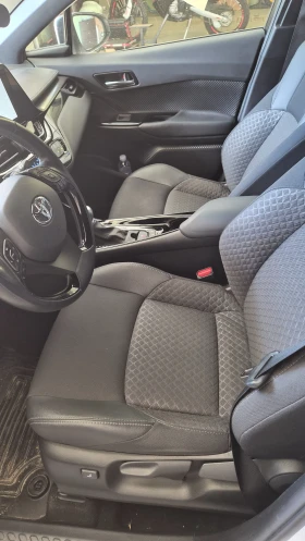 Toyota C-HR, снимка 8