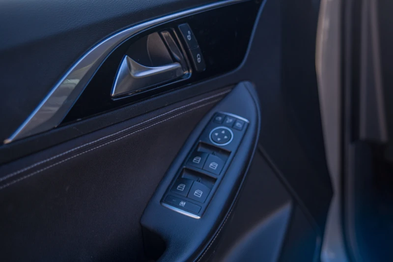 Infiniti Q30 1.5, снимка 8 - Автомобили и джипове - 52268261