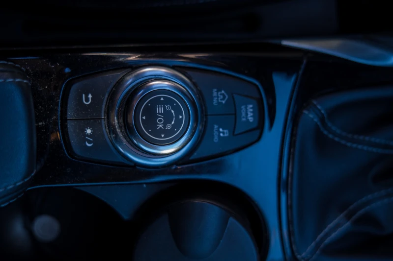 Infiniti Q30 1.5, снимка 12 - Автомобили и джипове - 52268261