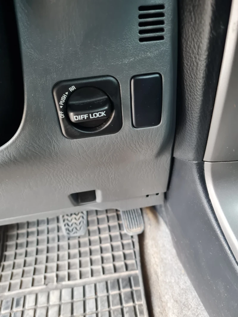 Toyota Land cruiser 3.0 D4D.173к.с. 2007г. 4х4 , снимка 9 - Автомобили и джипове - 52323283