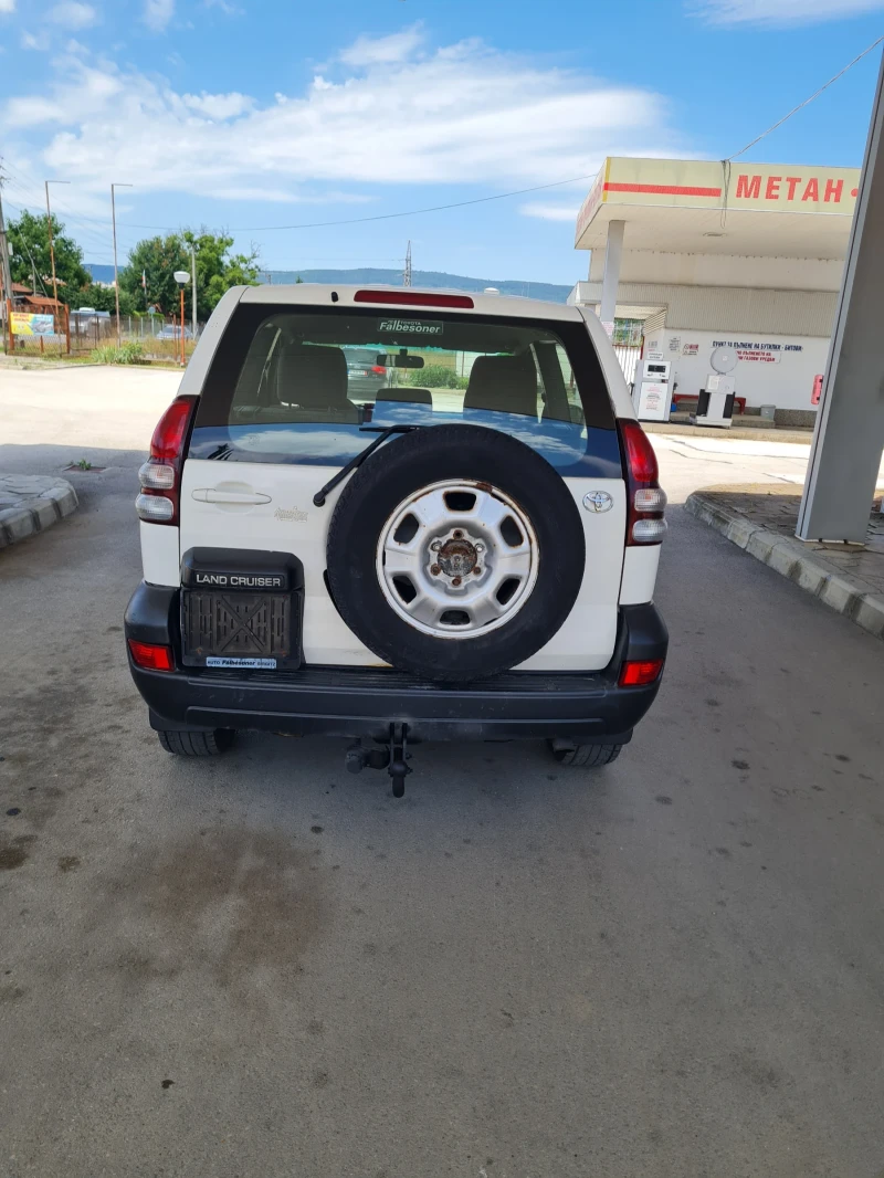 Toyota Land cruiser 3.0 D4D.173к.с. 2007г. 4х4 , снимка 2 - Автомобили и джипове - 52323283