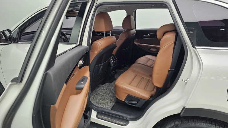 Kia Sorento 2.2 4WD NOBLESS autogeorge.com, снимка 11 - Автомобили и джипове - 52333686