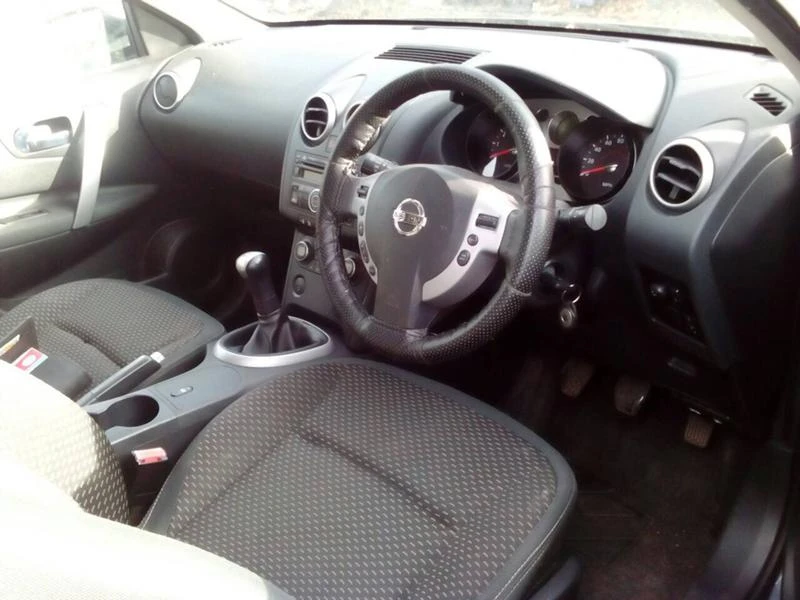 Nissan Qashqai 1.6 - На Части, снимка 4 - Автомобили и джипове - 23285486