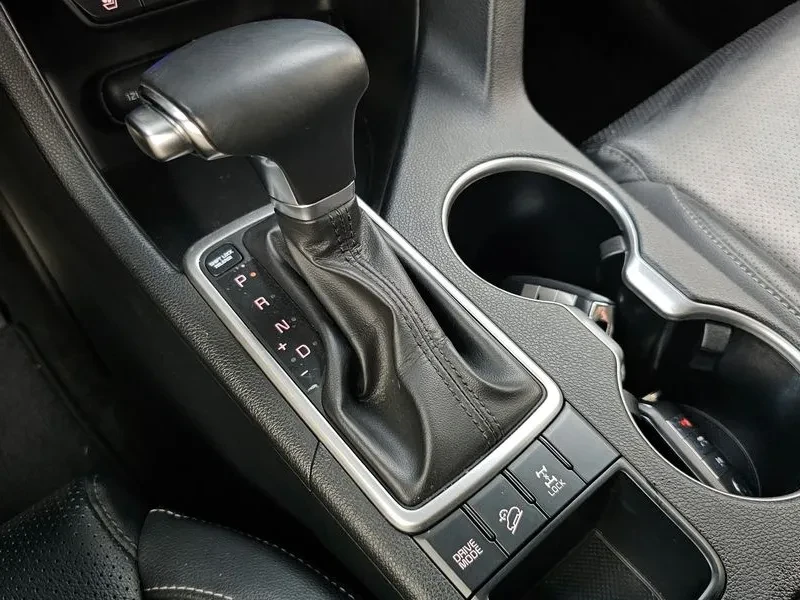 Kia Sportage 2.0 CRDi 4WD, снимка 9 - Автомобили и джипове - 54276733