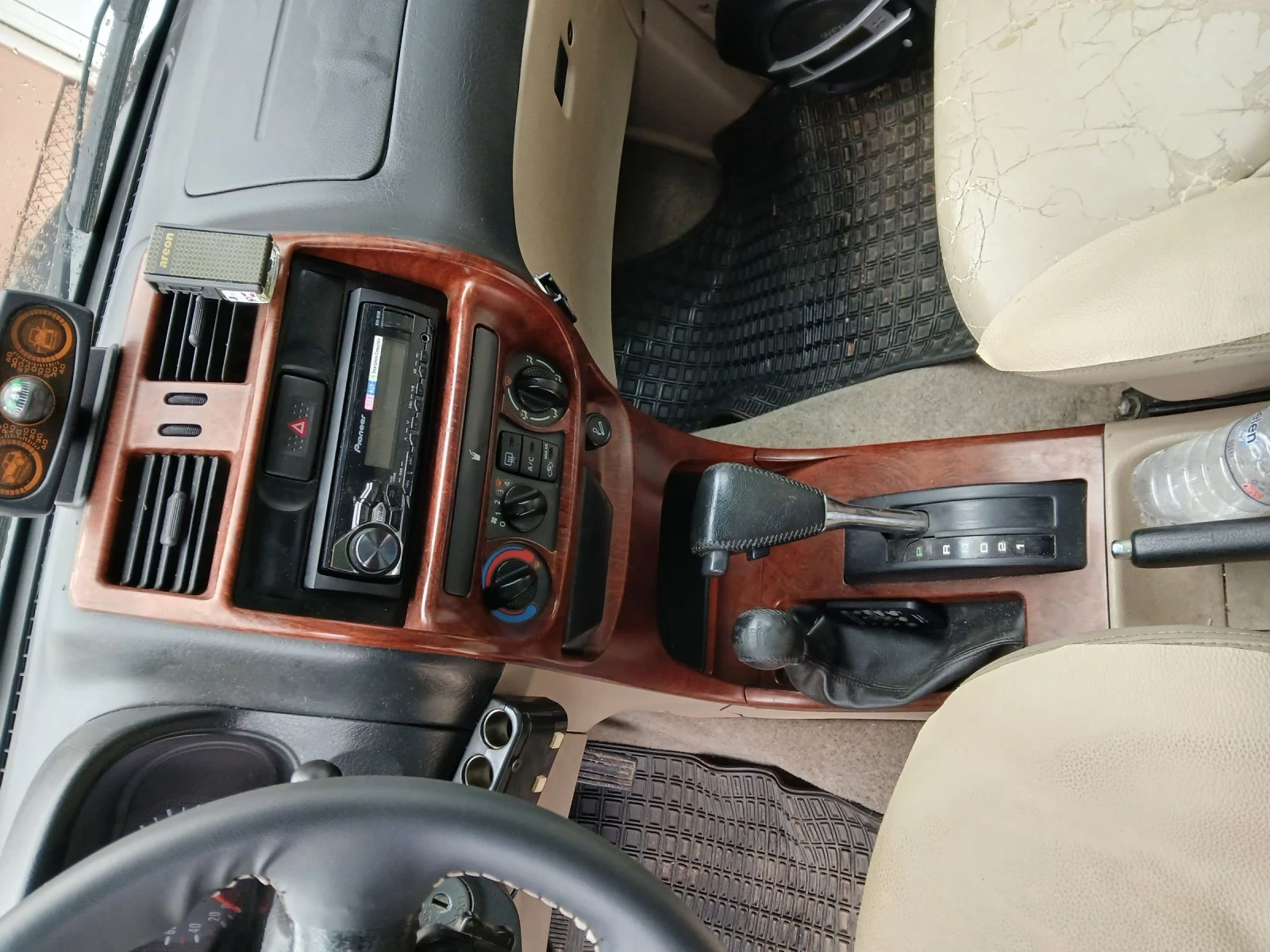 Nissan Terrano  - изображение 6