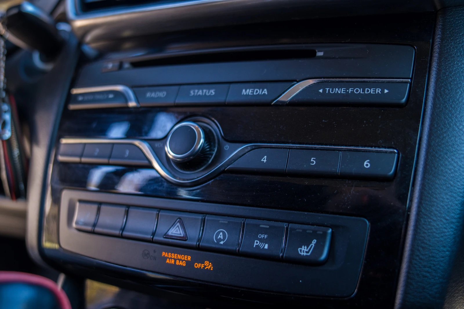 Infiniti Q30 1.5 - изображение 9