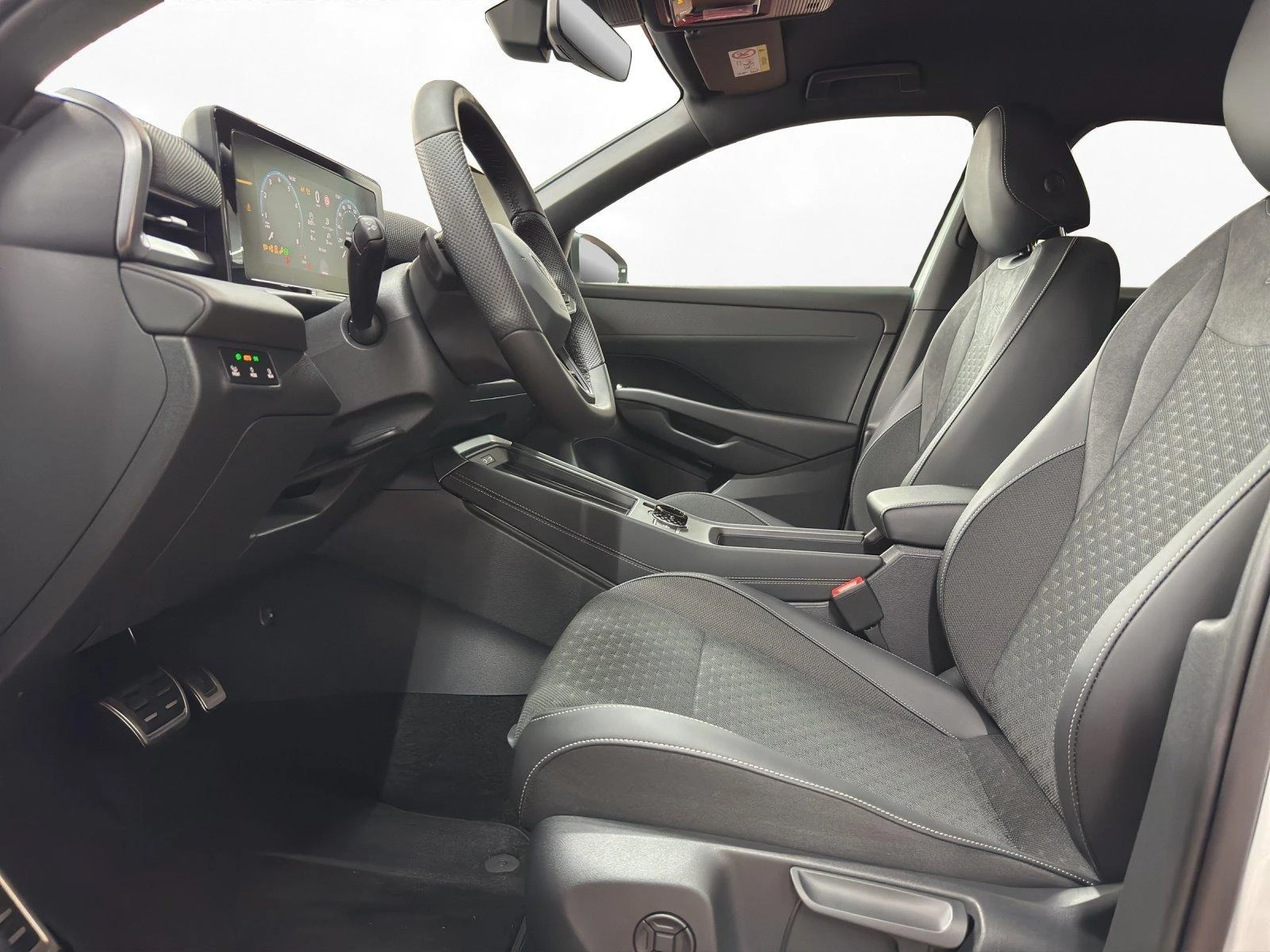 VW T-Roc 1.5 eTSI FACELIFT R-LINE BLACK STYLE MATRIX DSG  - изображение 5