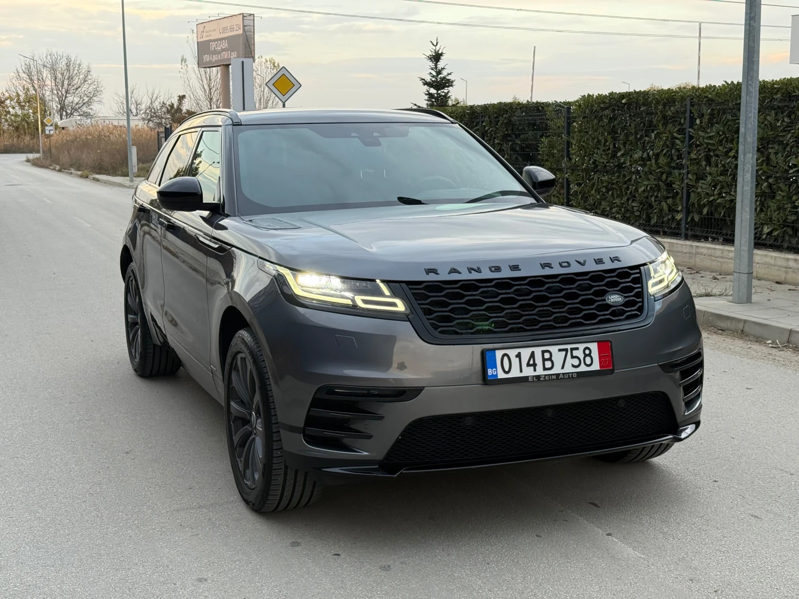 Land Rover Range Rover Velar R-Dynamic* Meridian* Digital* Подгрев* ПълСервИСТО - изображение 2
