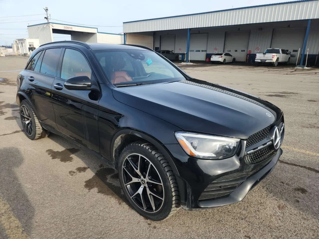 Mercedes-Benz GLC 300 | DISTRONIC | 360  | PANO | Keyless | CARFAX - изображение 2