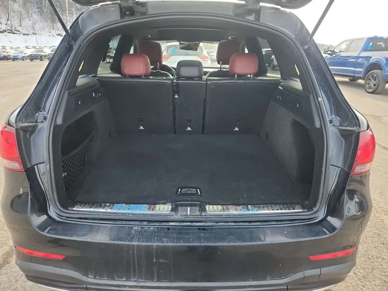 Mercedes-Benz GLC 300 | DISTRONIC | 360  | PANO | Keyless | CARFAX, снимка 13 - Автомобили и джипове - 53714453