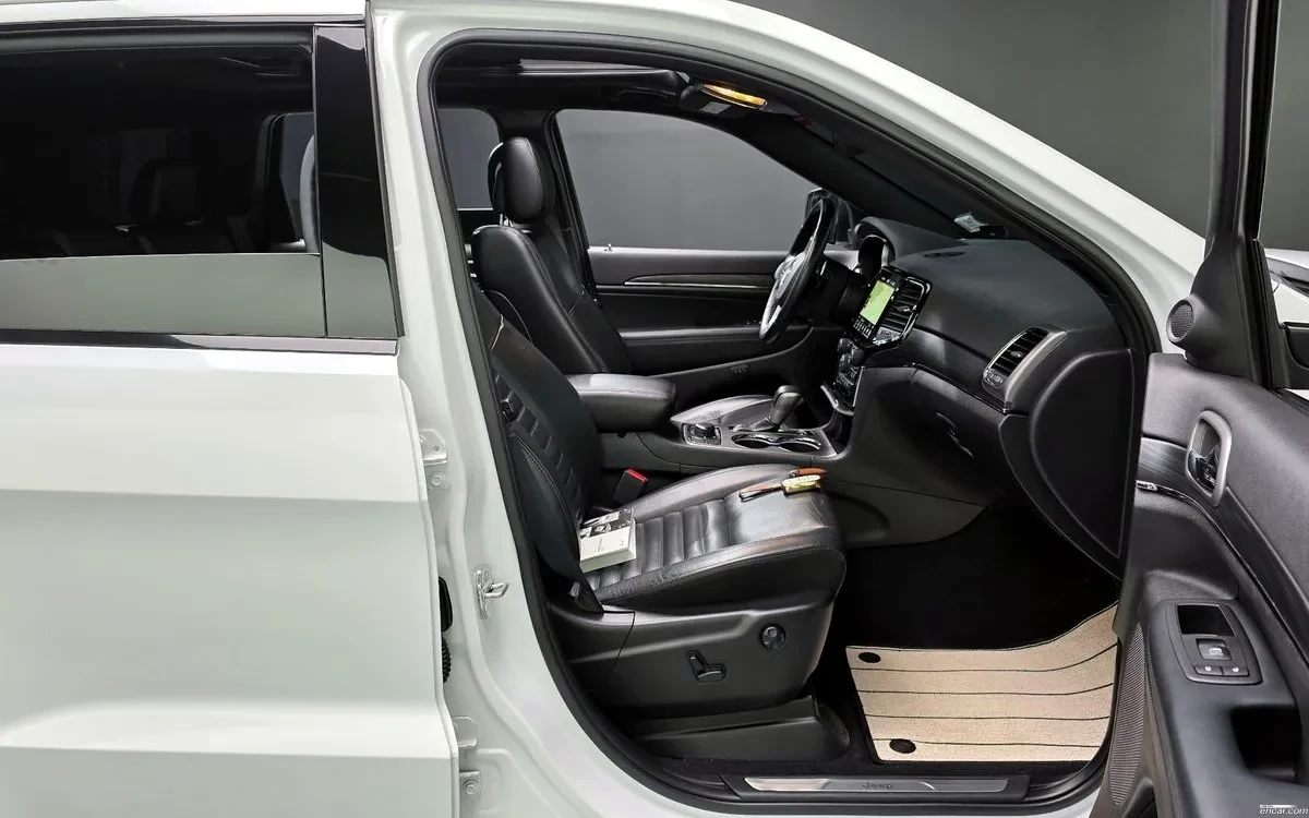 Jeep Grand cherokee 3.6 Limited X, снимка 9 - Автомобили и джипове - 54697161